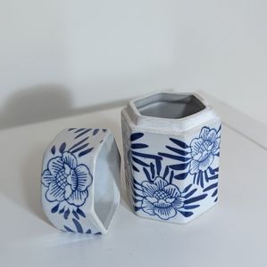 "qinghua" Trinket Keeper